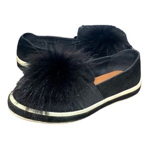Sondra Roberts Romy Black Suede‎ Sneakers w Fur pop pom trim sz 7
